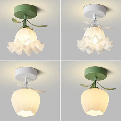 Eenvoudige Tiffany plafondlamp met minibloemen