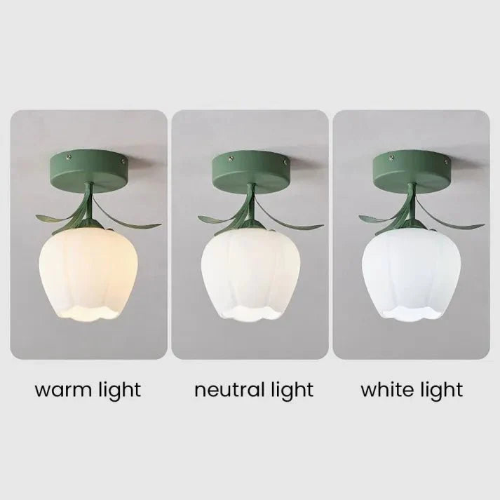 Eenvoudige Tiffany plafondlamp met minibloemen